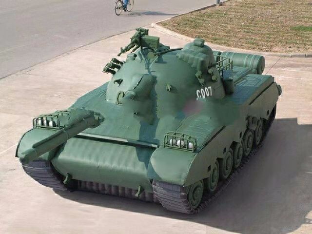新竹镇军用充气坦克车